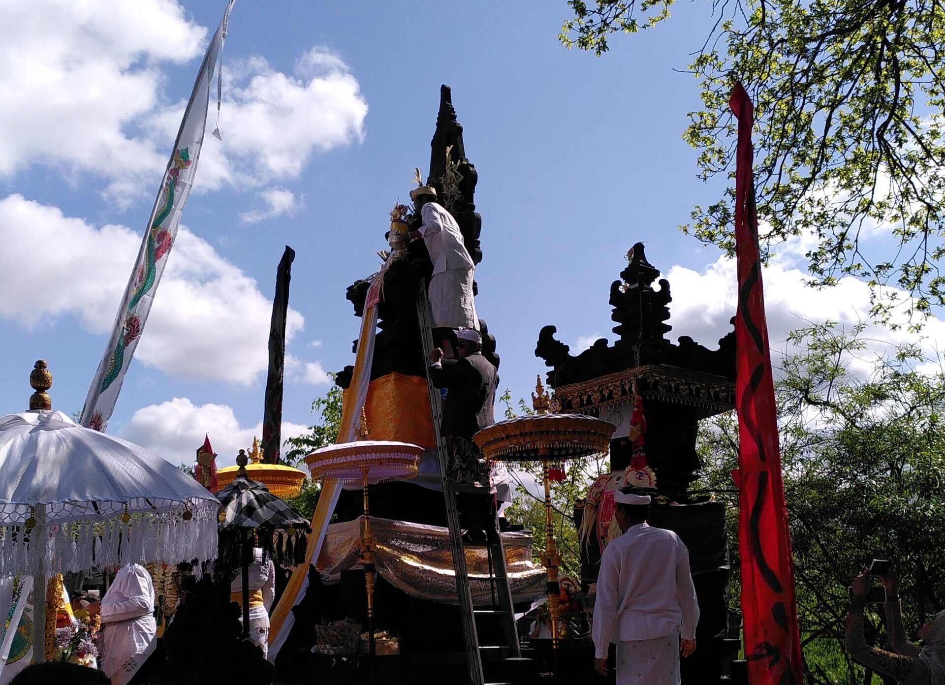 Melaspas Agung dan Ngenteg Linggih di Kallenkote