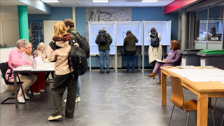 Suasana Pemilu Belanda 2025 (Sumber: Anadolu Ajansi)