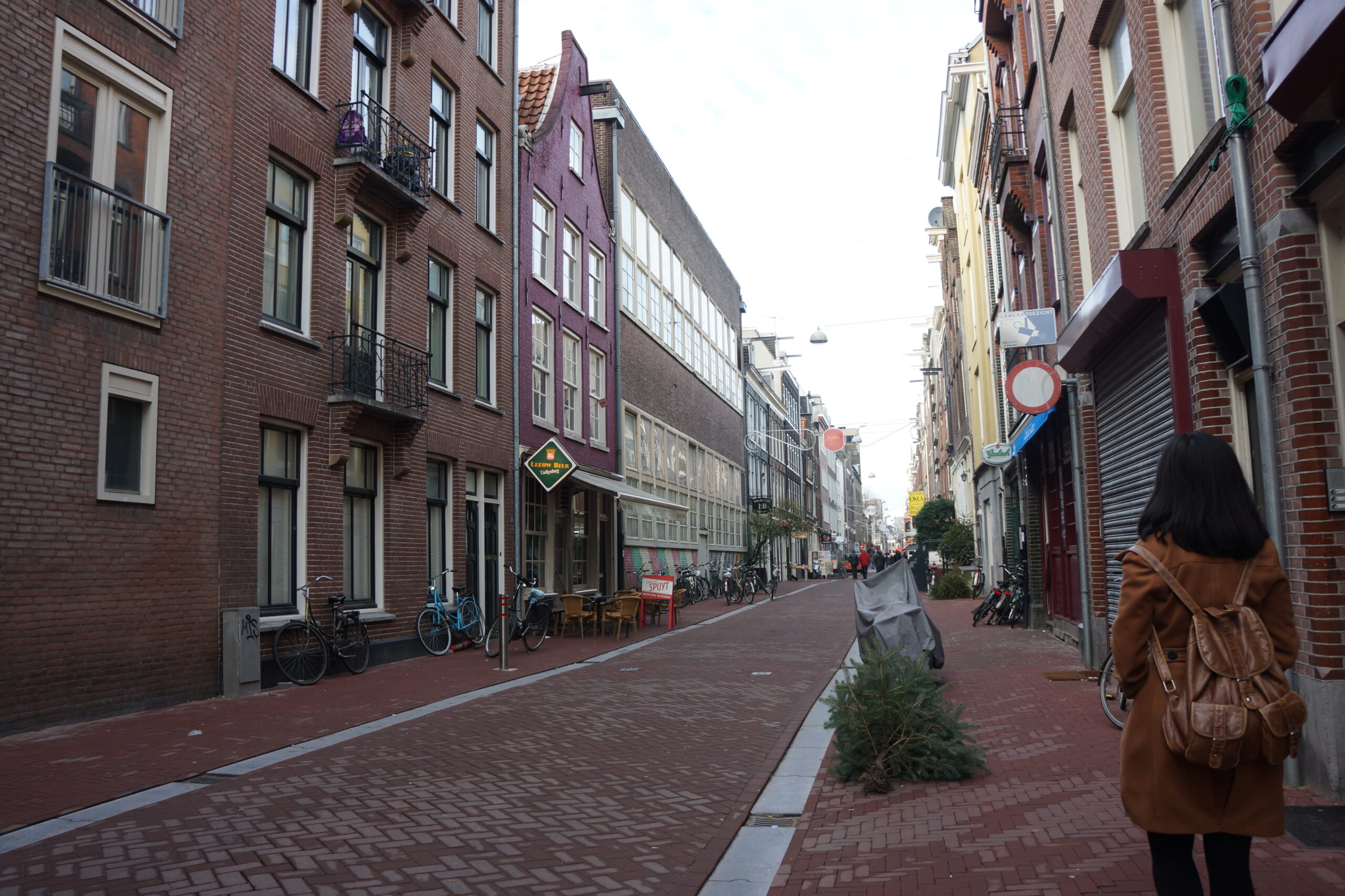 Kota Amsterdam yang padat, kompak dan nyaman dengan kanal yang cantik (Foto diambil oleh Hengky Kurniawan)