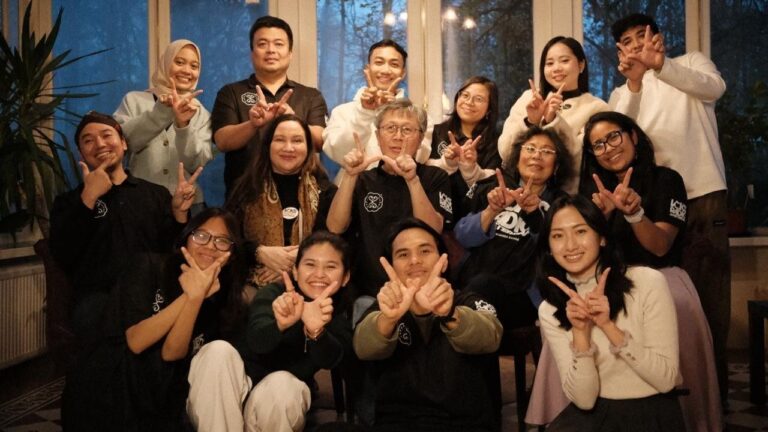 Keluarga besar Voks Radio Amsterdam 2025 Tim VRA meliput