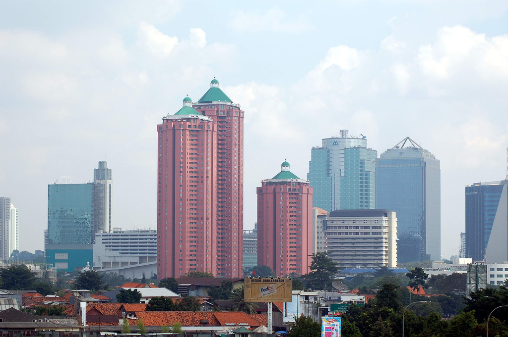 Metropolitan Jakarta yang terus berkembang (Foto diambil oleh Hengky Kurniawan dan Beberapa Sumber)
