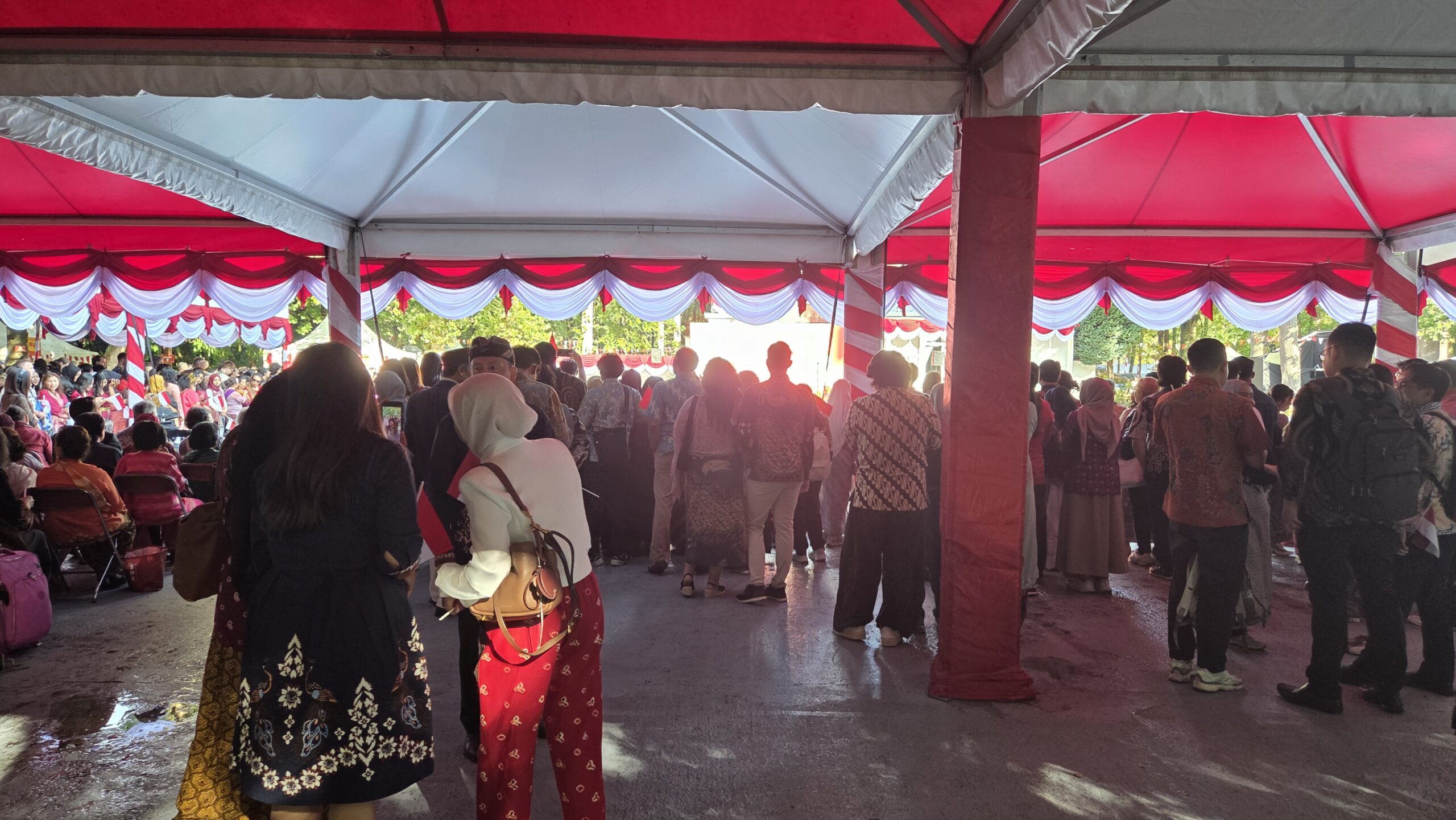 Suasana persiapan upacara bendera (Foto: Hengky Kurniawan).