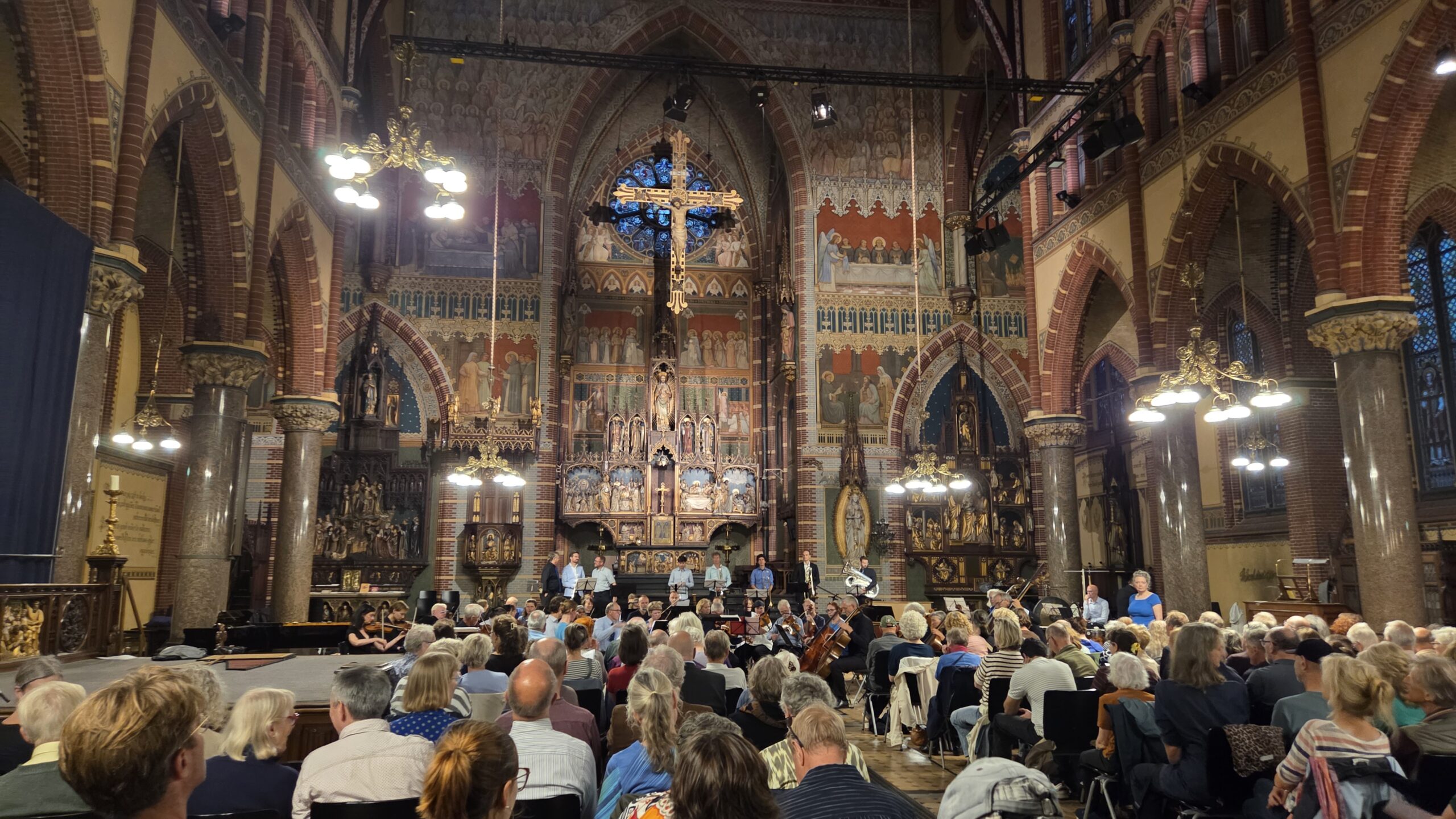 Midsummer Ensemble di Dominicuskerk, gereja yang indah di jantung Kota Amsterdam (Foto: Hengky Kurniawan).