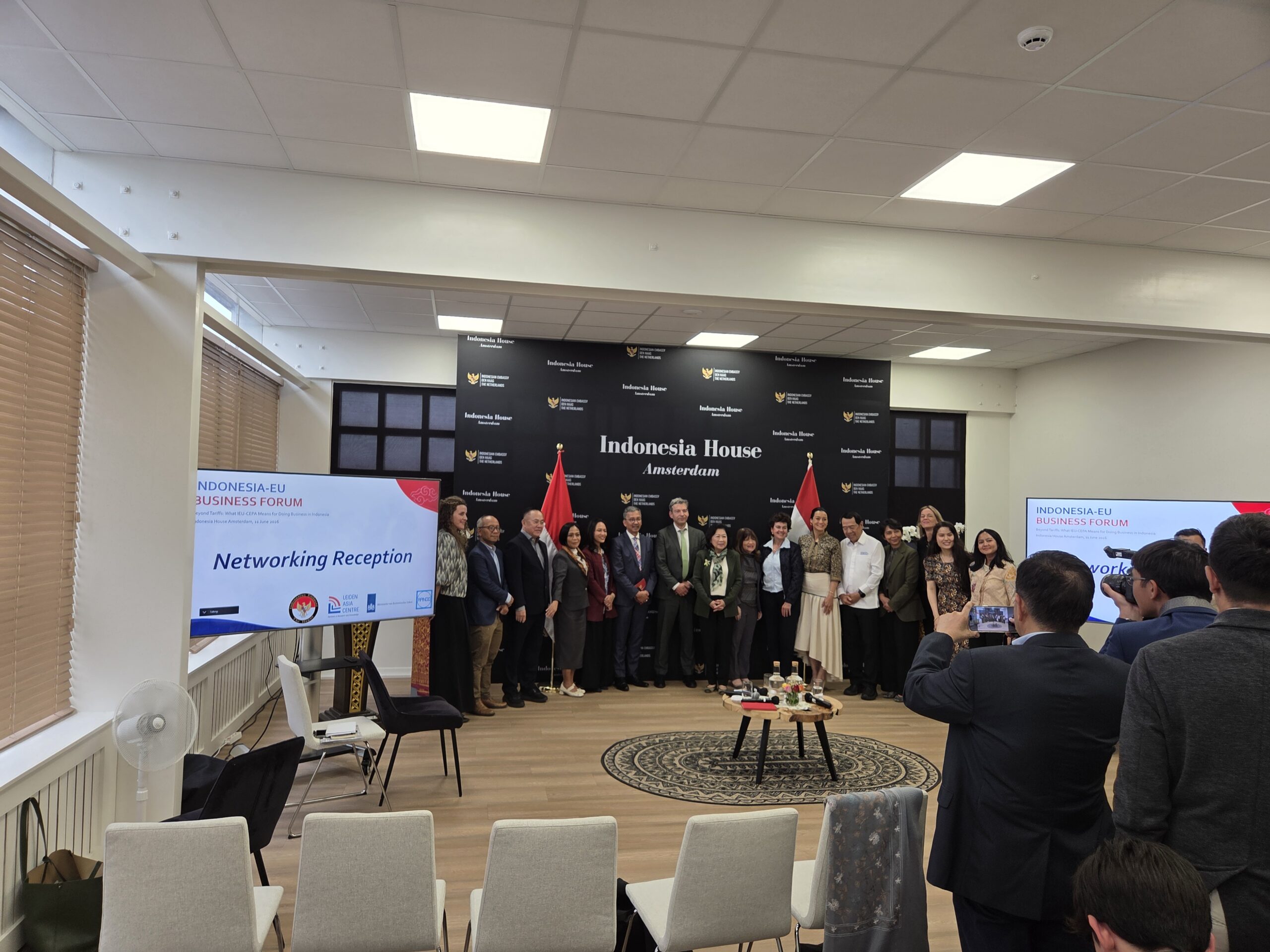 Business networking pengusaha Indonesia dan Belanda, merupakan salah satu strategi bertahan di tengah kondisi ketidakpastian (sumber: cbs.nl)