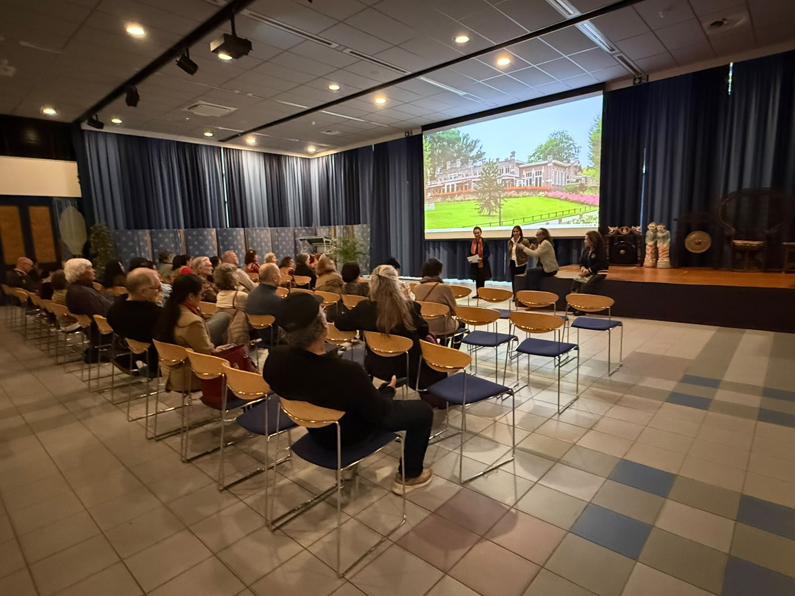 Suasana ruang pemutaran film WAGE di Bronbeek Museum, Arhnem (Foto: Han Harlan).
